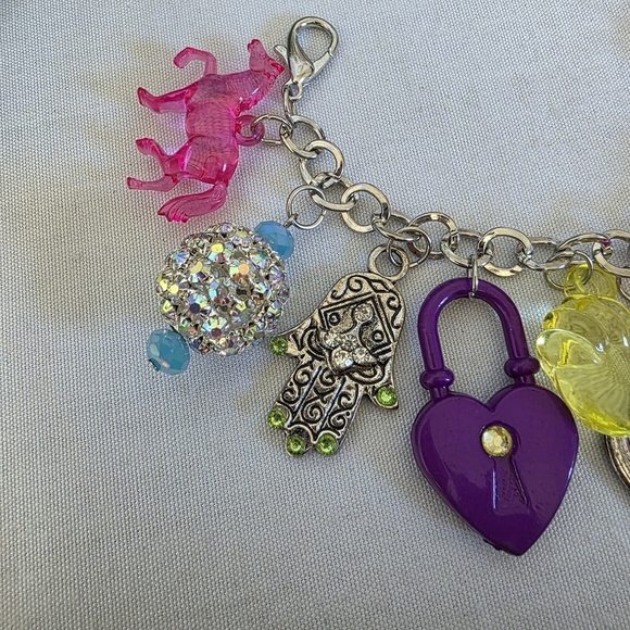 Vintage 80s Charm Bracelet - Picture 3 of 12